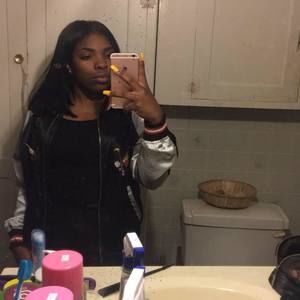 Meet your Posher, Mia